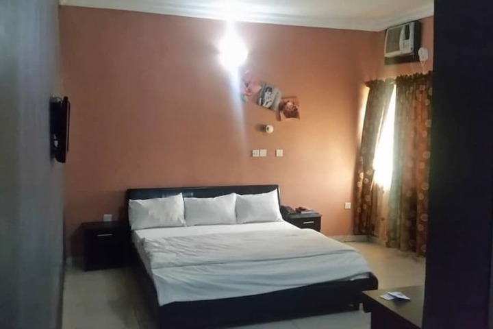 Room 6 of 29