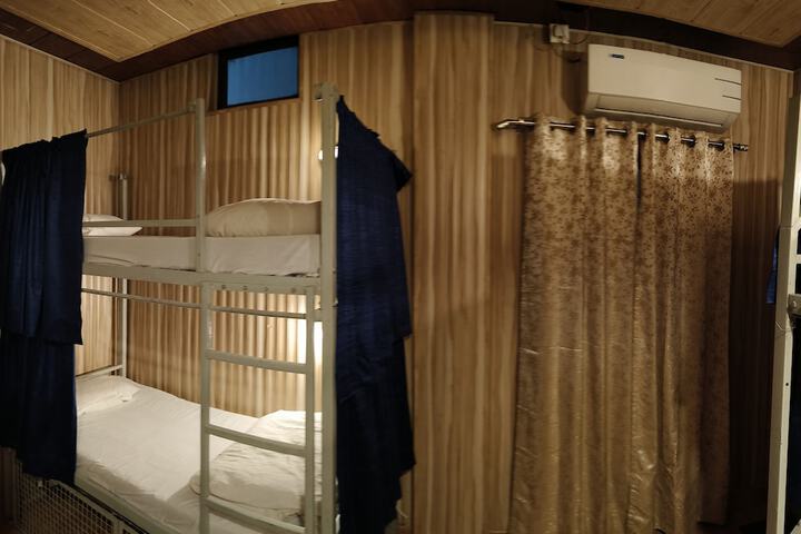 Room 17 of 92