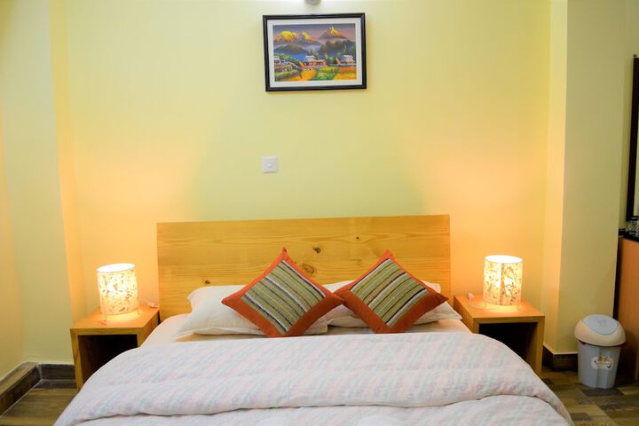 Room 8 of 48