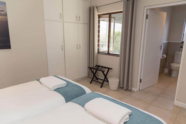 Room 4 of 33