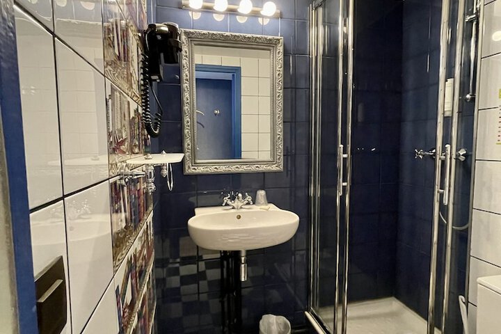 Room 75 of 105