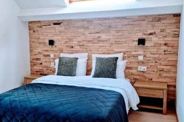 Room 6 of 21