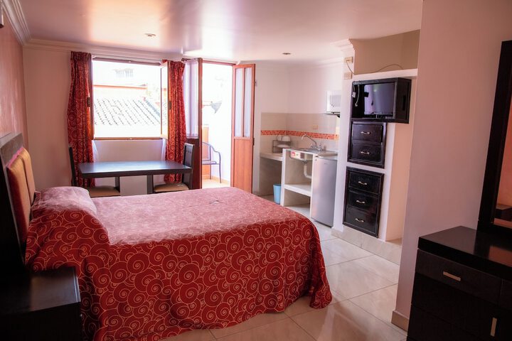 Room 10 of 38