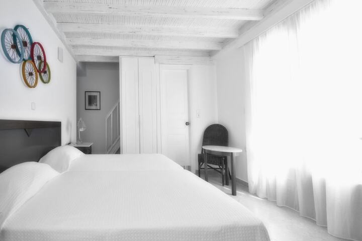 Room 12 of 36