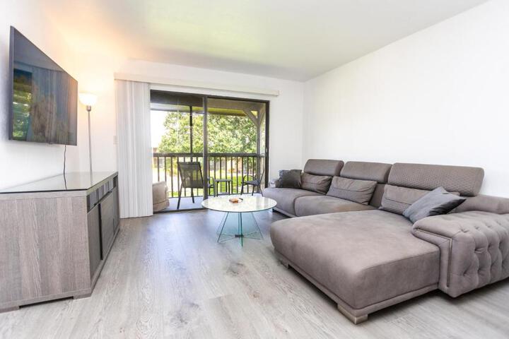 Bass & Sun Condominium 2 / 2 Bedroom
