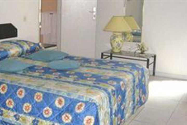 Room 3 of 10