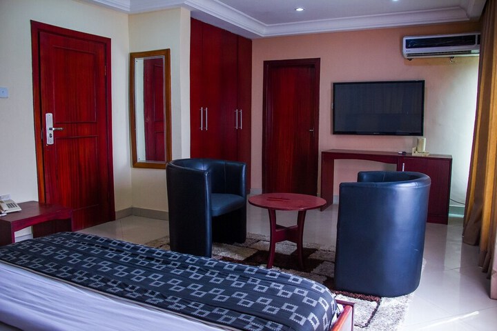 Room 11 of 69