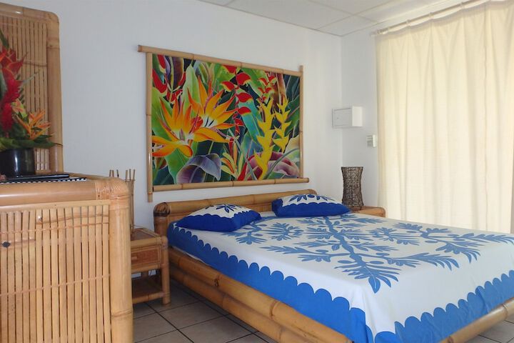 Room 4 of 80