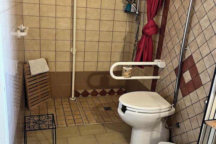 Room 25 of 85