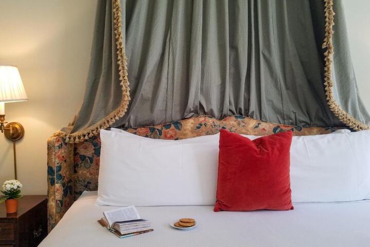 Room 82 of 114