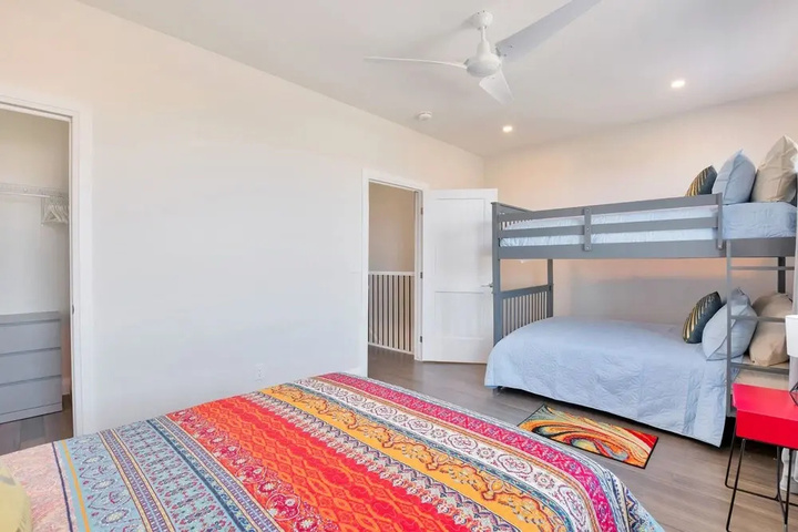 Room 5 of 23