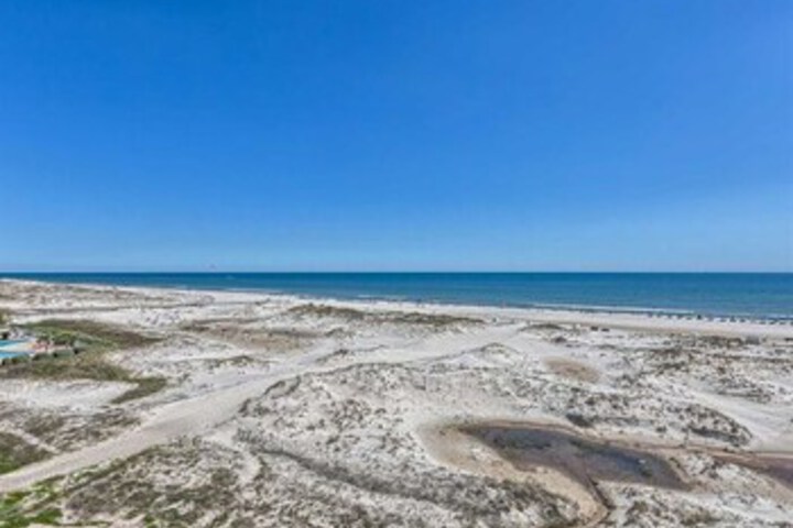 Beach 37 of 152
