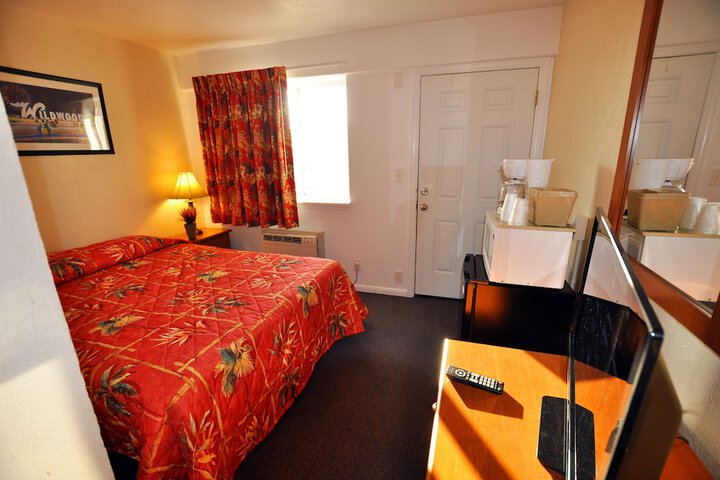 Room 7 of 38