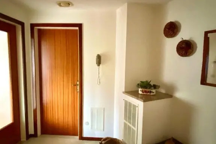Room 10 of 15