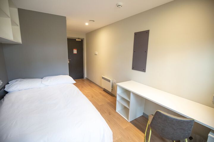 Room 8 of 20