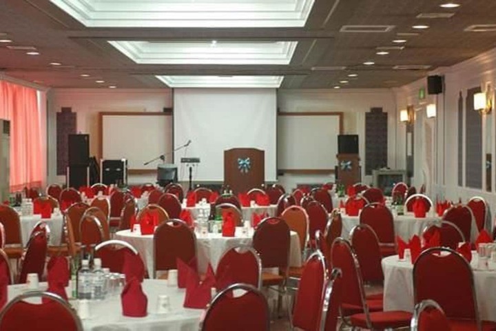 Ballroom/Hall 27 of 32