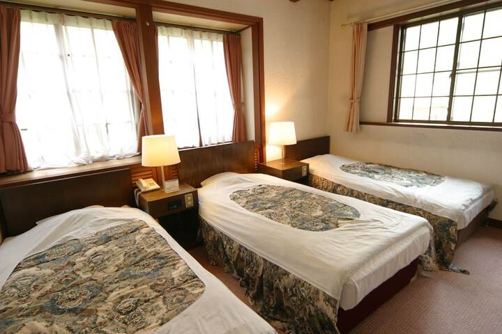 Room 14 of 40