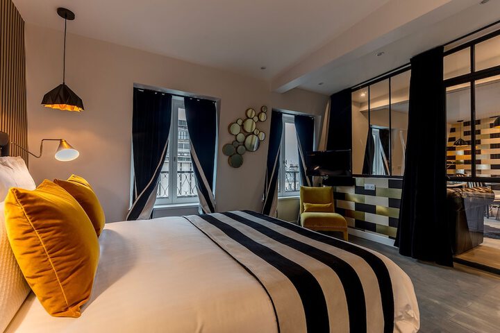 Room 15 of 52