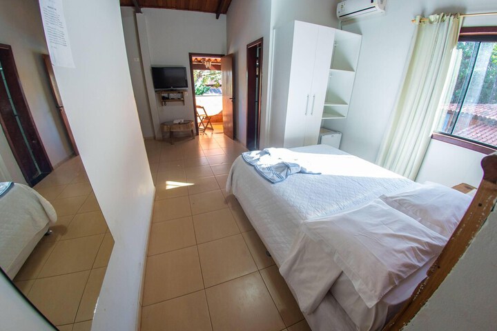 Room 10 of 24