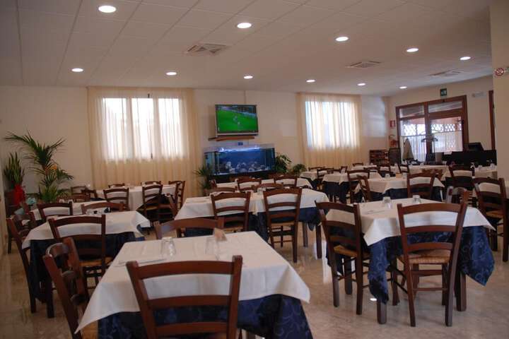 Dining 50 of 68