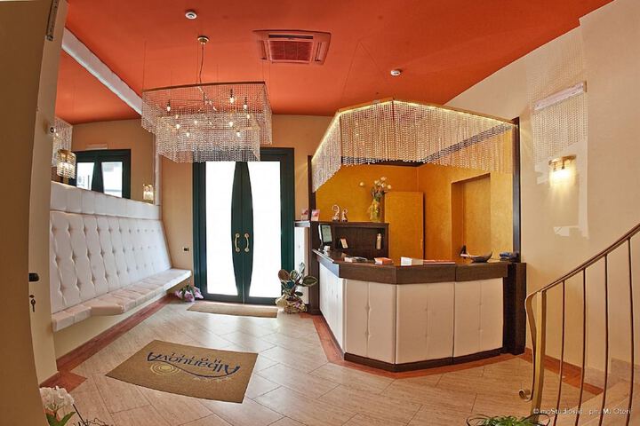 Guest Lobby