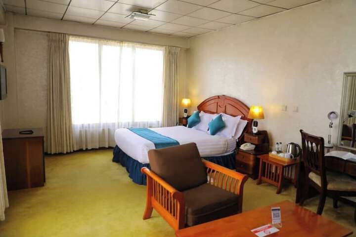 Room 4 of 25