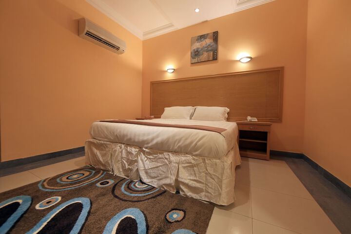 Room 12 of 37