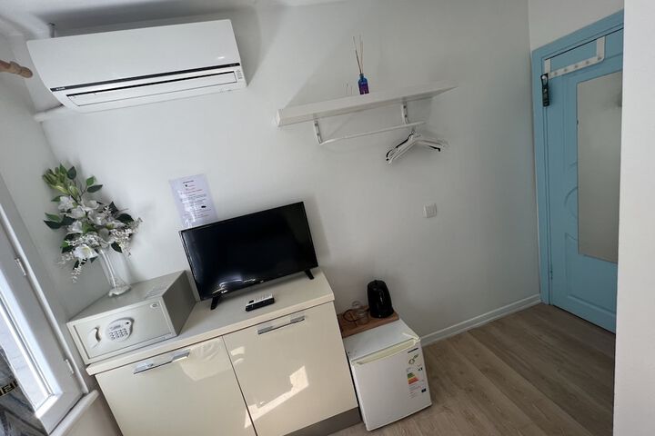 Room 3 of 23