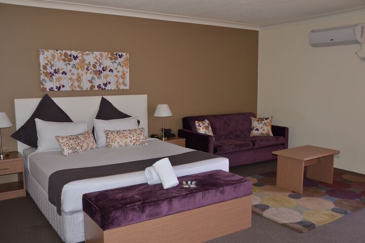 Room 3 of 54