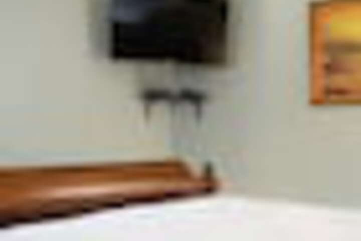 Room 83 of 252
