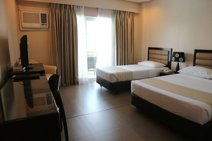 Room 14 of 37