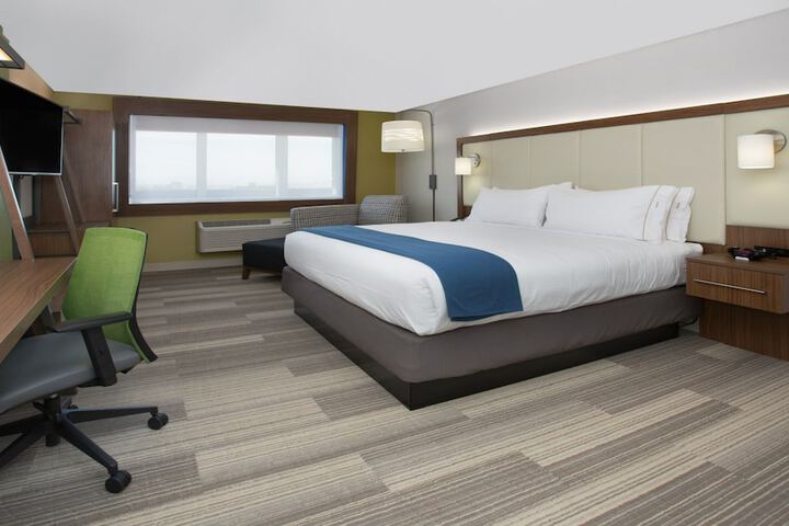 Room 10 of 48