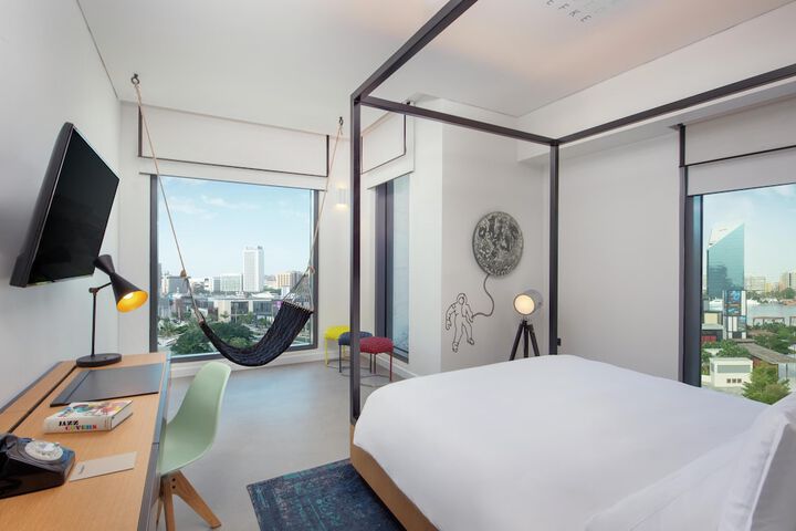 Room 16 of 74