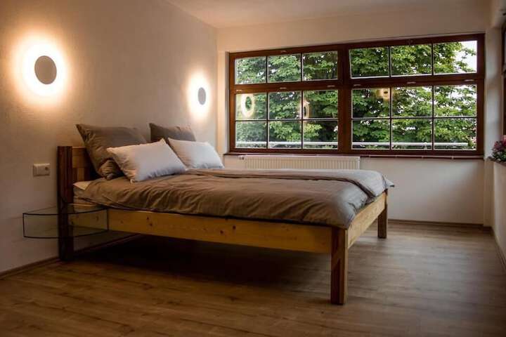 Room 4 of 13