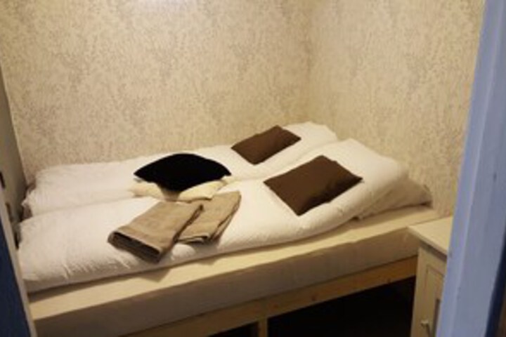 Room 17 of 18