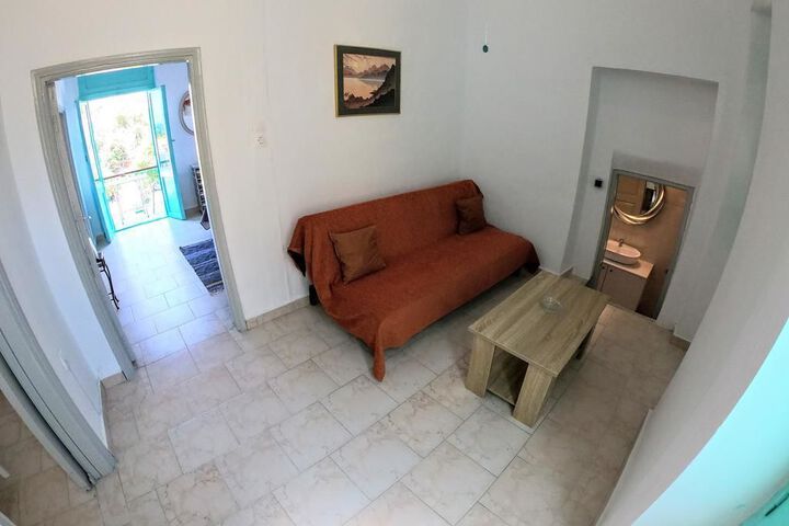 Room 8 of 17