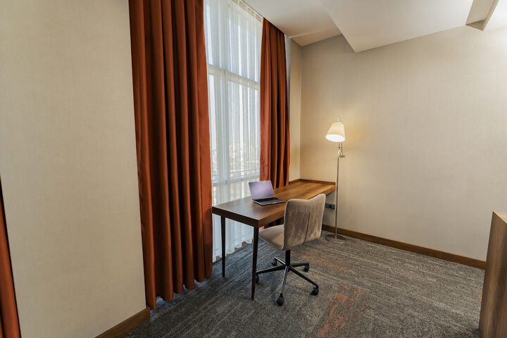 Room 77 of 122
