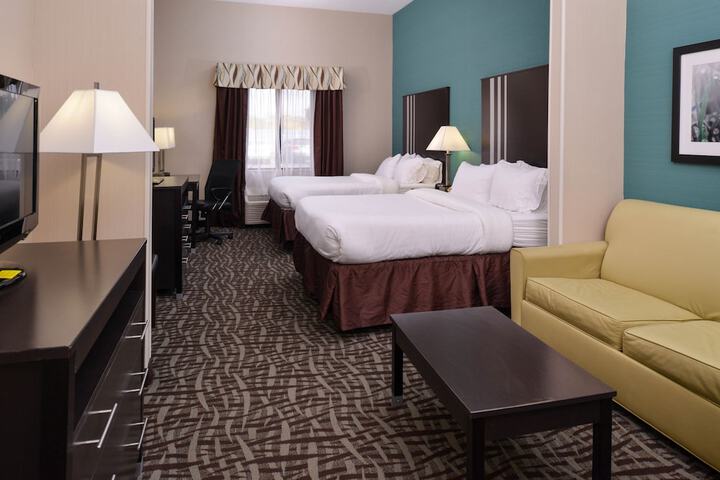 2 Queen Beds (2 of 11)