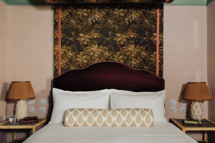 Room 4 of 13