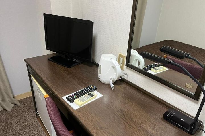 Room 3 of 13
