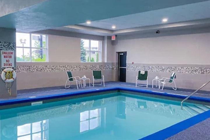 Hotel Pool