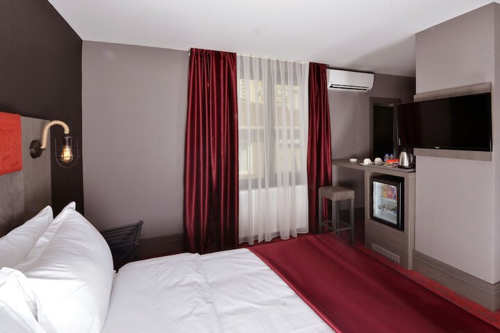 Room 9 of 44