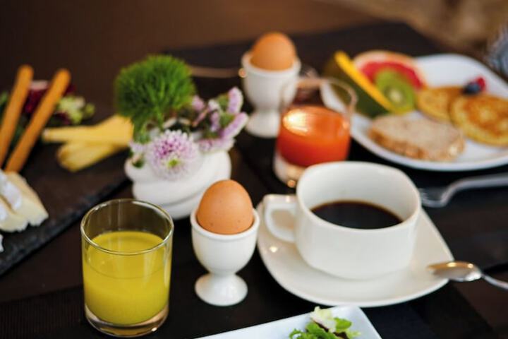Breakfast/Coffee Service 37 of 49