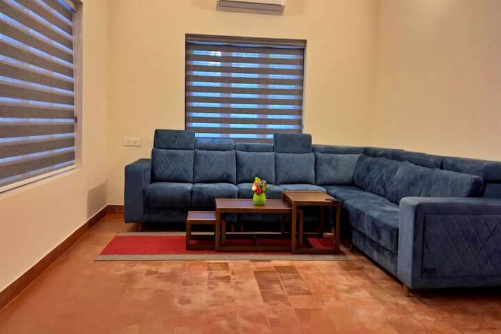 Room 15 of 34