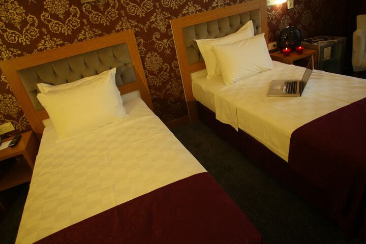 Room 26 of 47