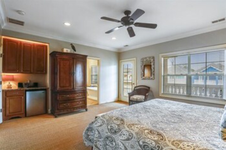 Room 18 of 25