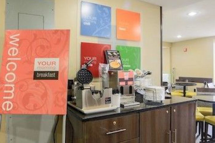 Breakfast/Coffee Service 5 of 22