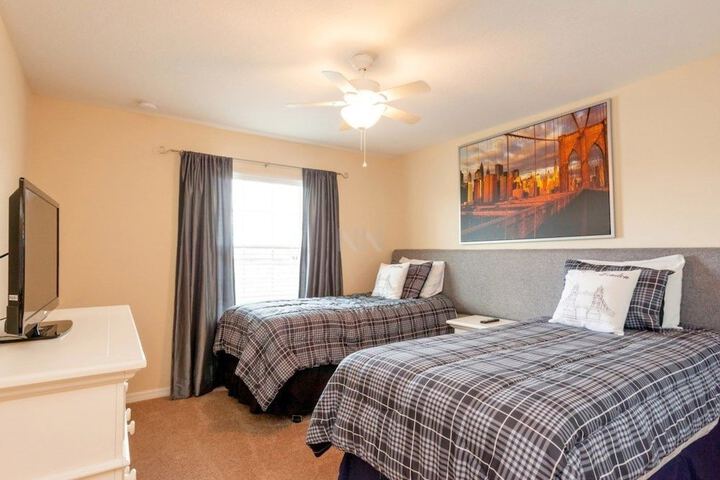 Room 6 of 31