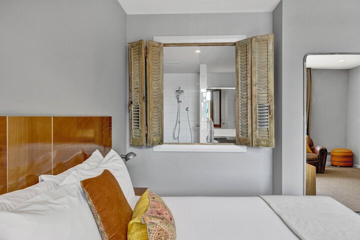 Room 43 of 117