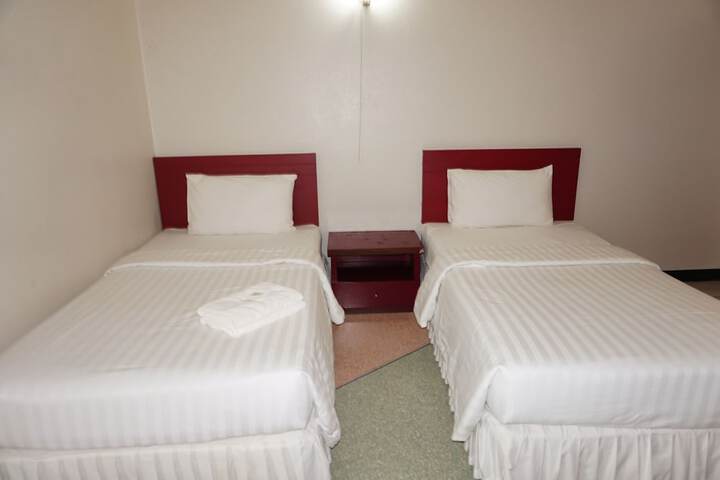 Room 10 of 62